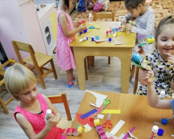 НОД. Ручной труд "Гусеница на листочке" НОД. Ручной труд "Гусеница на листочке".